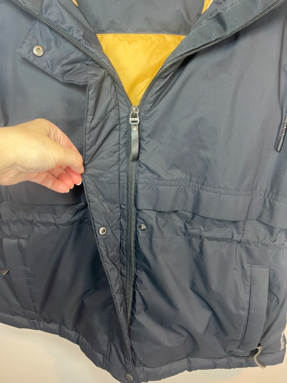 Prana Hooded Puffer Vest Black Lined Pockets Full Zip Outdoor Cozy Winter Large - Picture 13 of 16